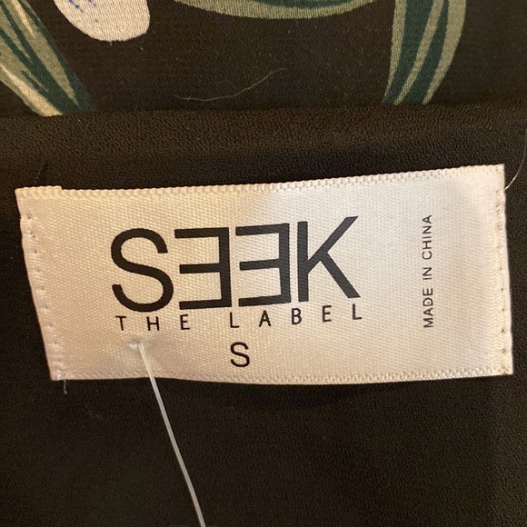 LF Seek the Label asymmetrical floral mini skirt with ruffle hem S NWT - Picture 12 of 15